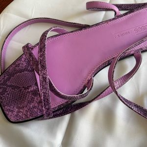 Very stylish sandals. No tags but new   Size 9